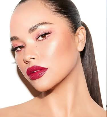 The 10 Best New Year Lipstick Trends For Offering Your Lips A Little Spice In 2023