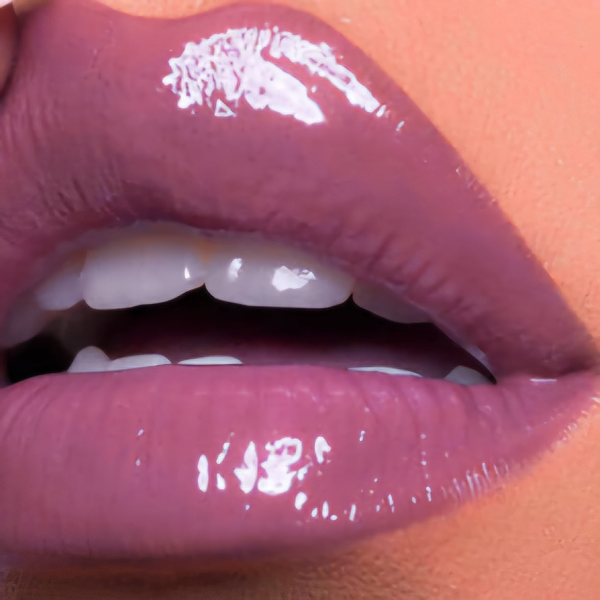 FREE juicy gloss with your order - limited time offer ❤️