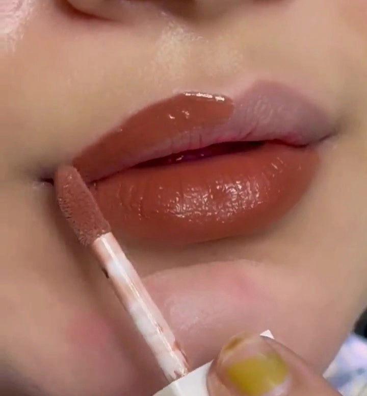 PERFECT Caramel Lip Kit | 3 Liquid Lipstick, Gloss, Lip Liner @ 999